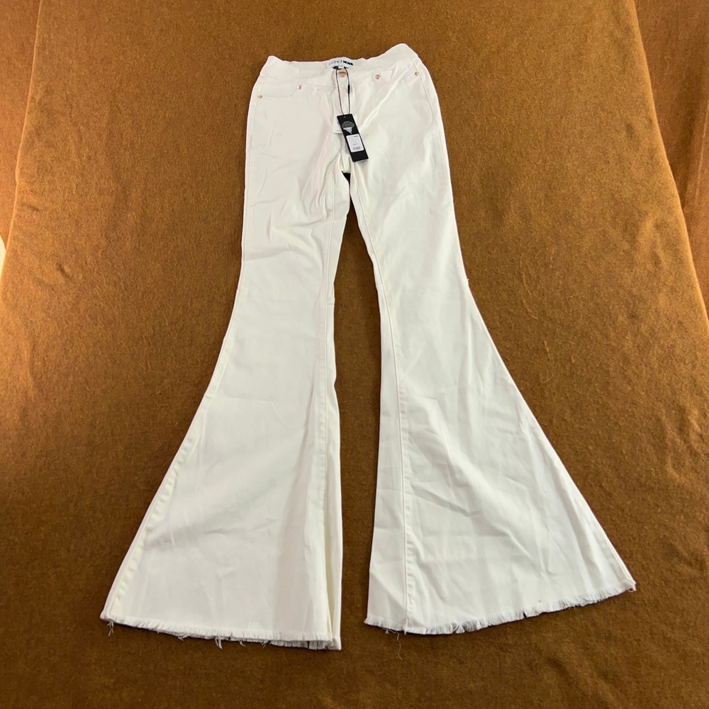 Fashion Nova Women 3 Cream Secret Revealed Low Rise Flare Jeans NW *Flaw
